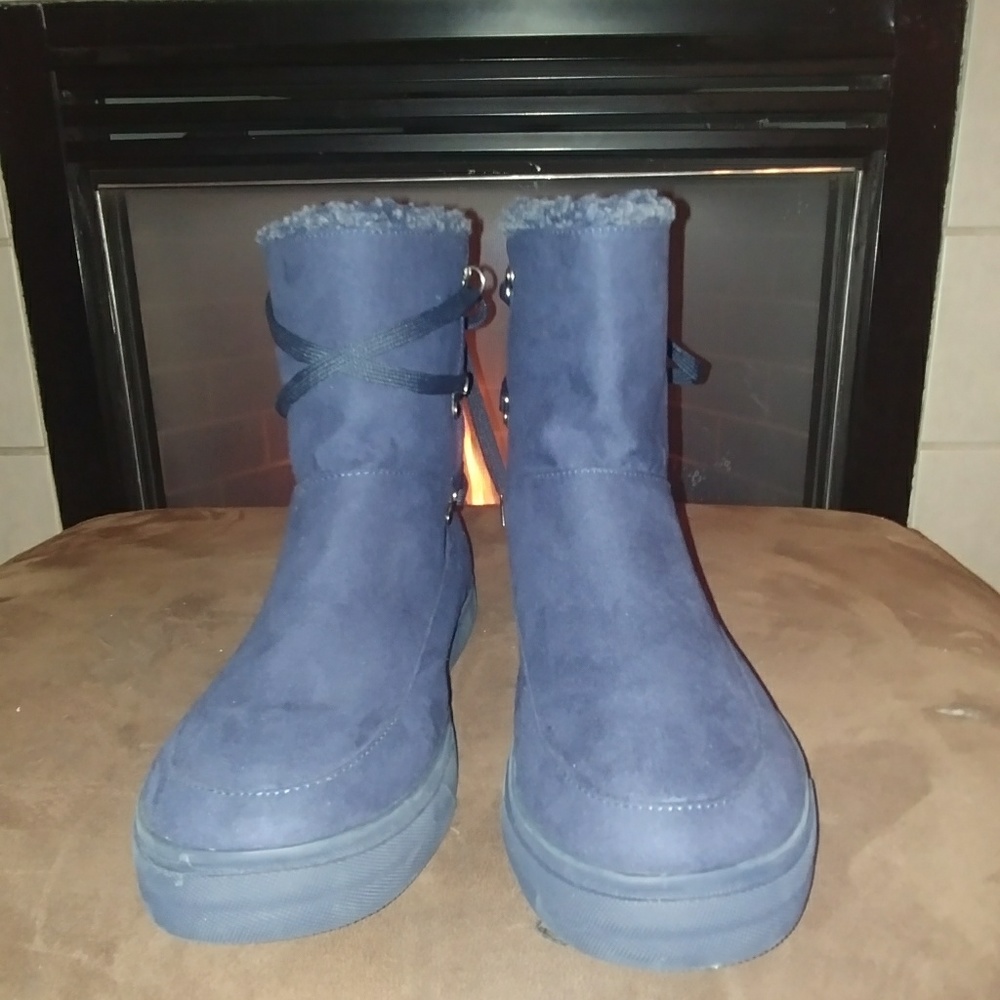 Short snow boots